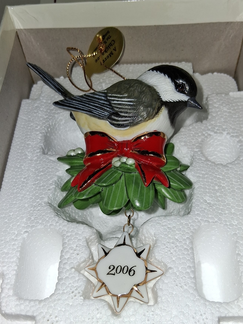 Danbury Mint Chickadee 2996 Ornament